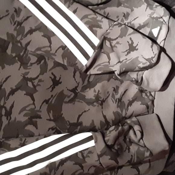 Adidas camouflage style sweatshirt - Picture 3 of 5